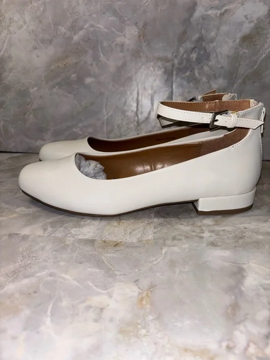 Dolce Vita DV White Ankle-Strap Flats with Square Toe - Picture 4 of 9